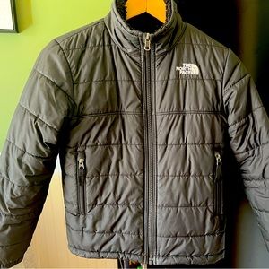 Boys 7 North face reversible winter jacket